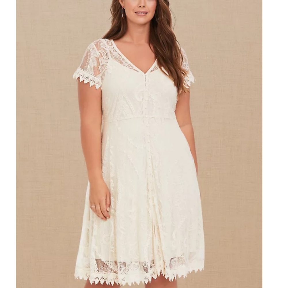 NWOT Torrid Lace & Crochet Button Front Dress